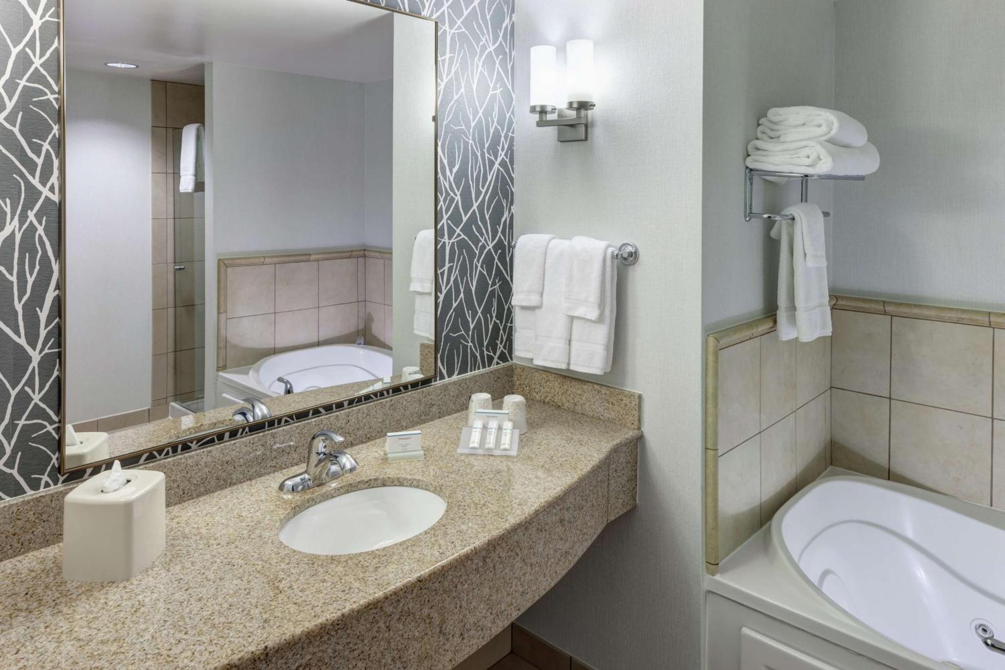 Hilton Garden Inn Lake Forest Mettawa Eksteriør billede