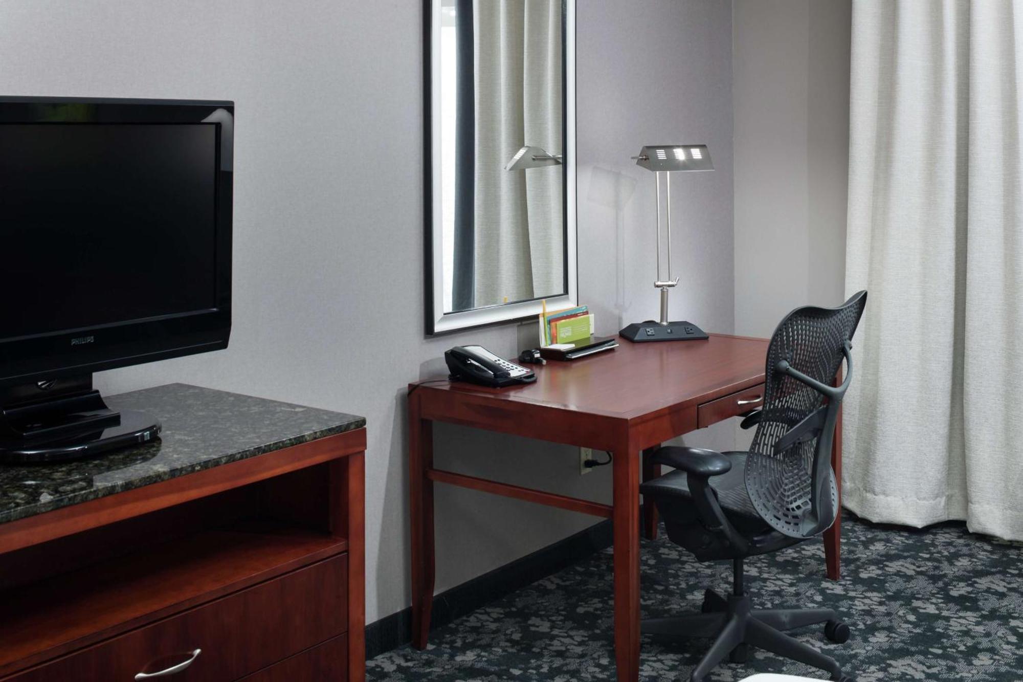 Hilton Garden Inn Lake Forest Mettawa Eksteriør billede