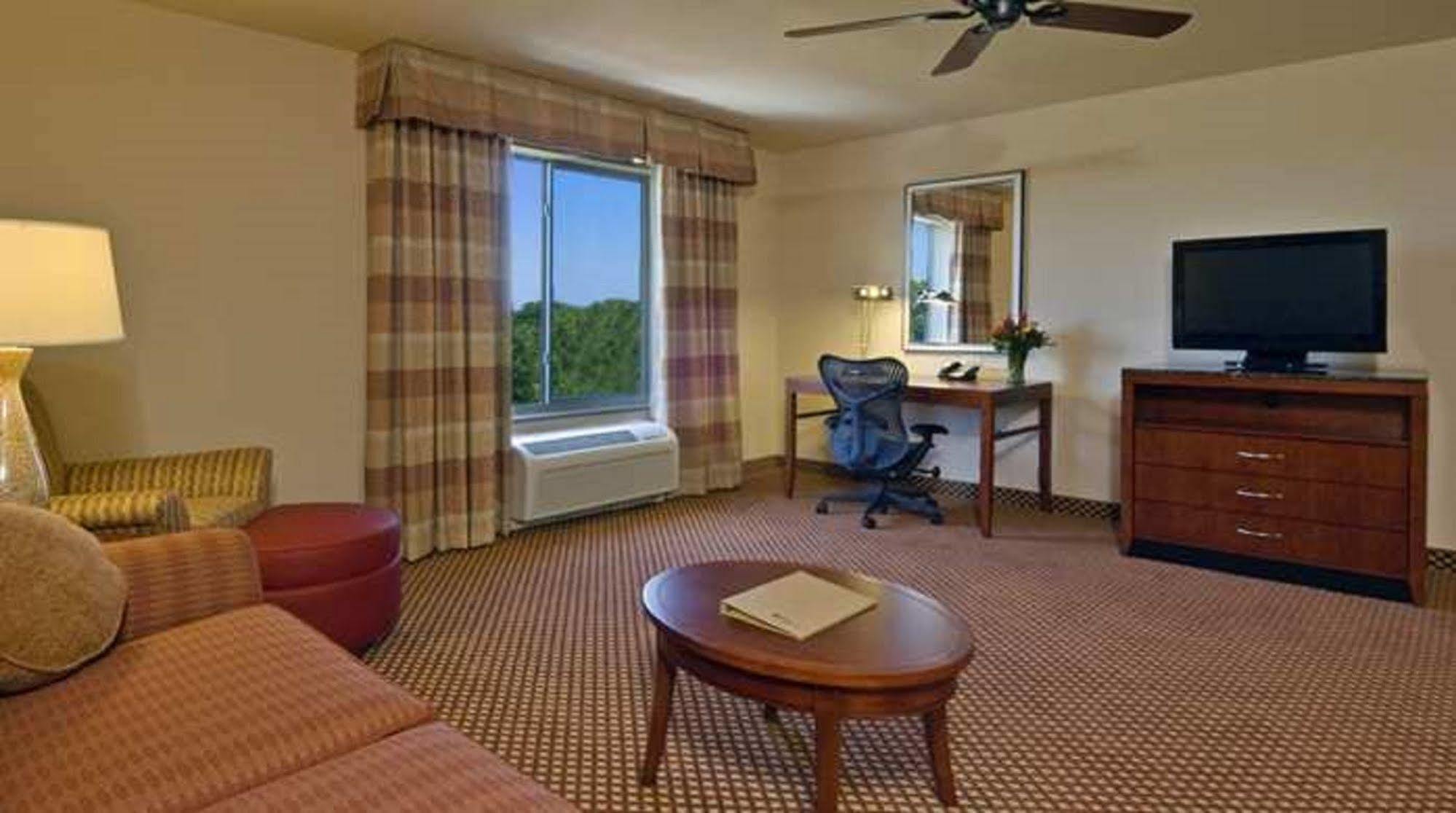 Hilton Garden Inn Lake Forest Mettawa Eksteriør billede