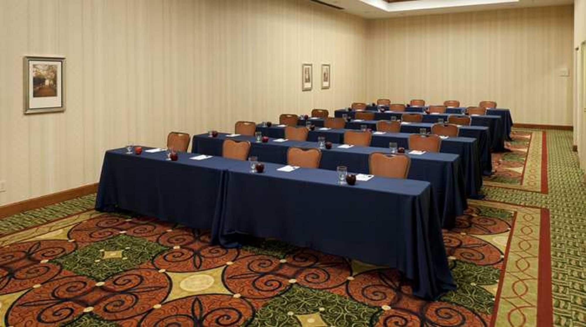 Hilton Garden Inn Lake Forest Mettawa Eksteriør billede